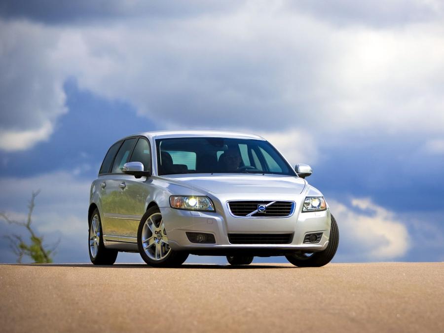  Volvo V50 T5 2007 года  (фото 2 из 47)